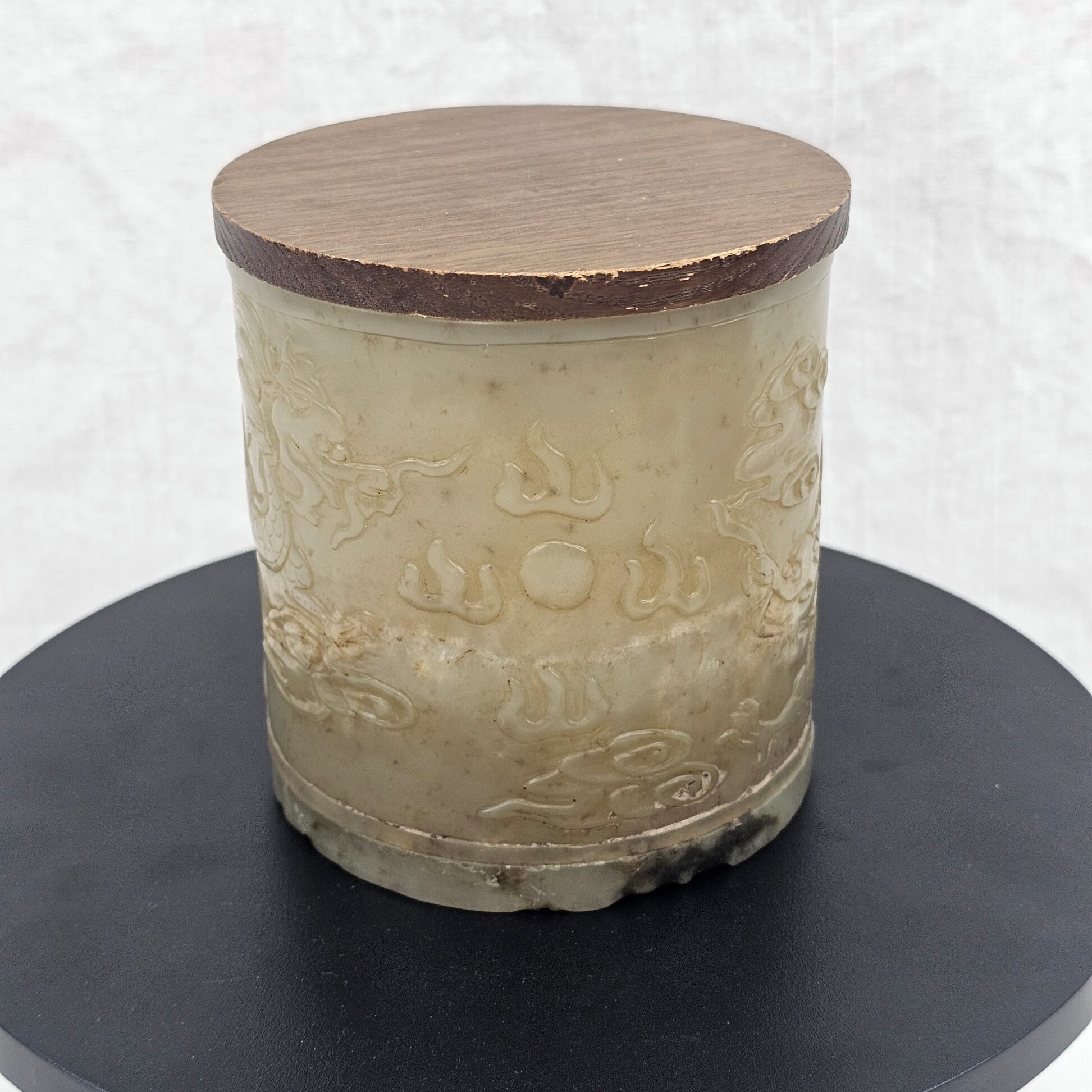 Chinese Celadon Nephrite Jade Brush Pot Carved with Dragon in Clouds, Ming to Early Qing Dynasty, 16th to 17th Century - Image 6