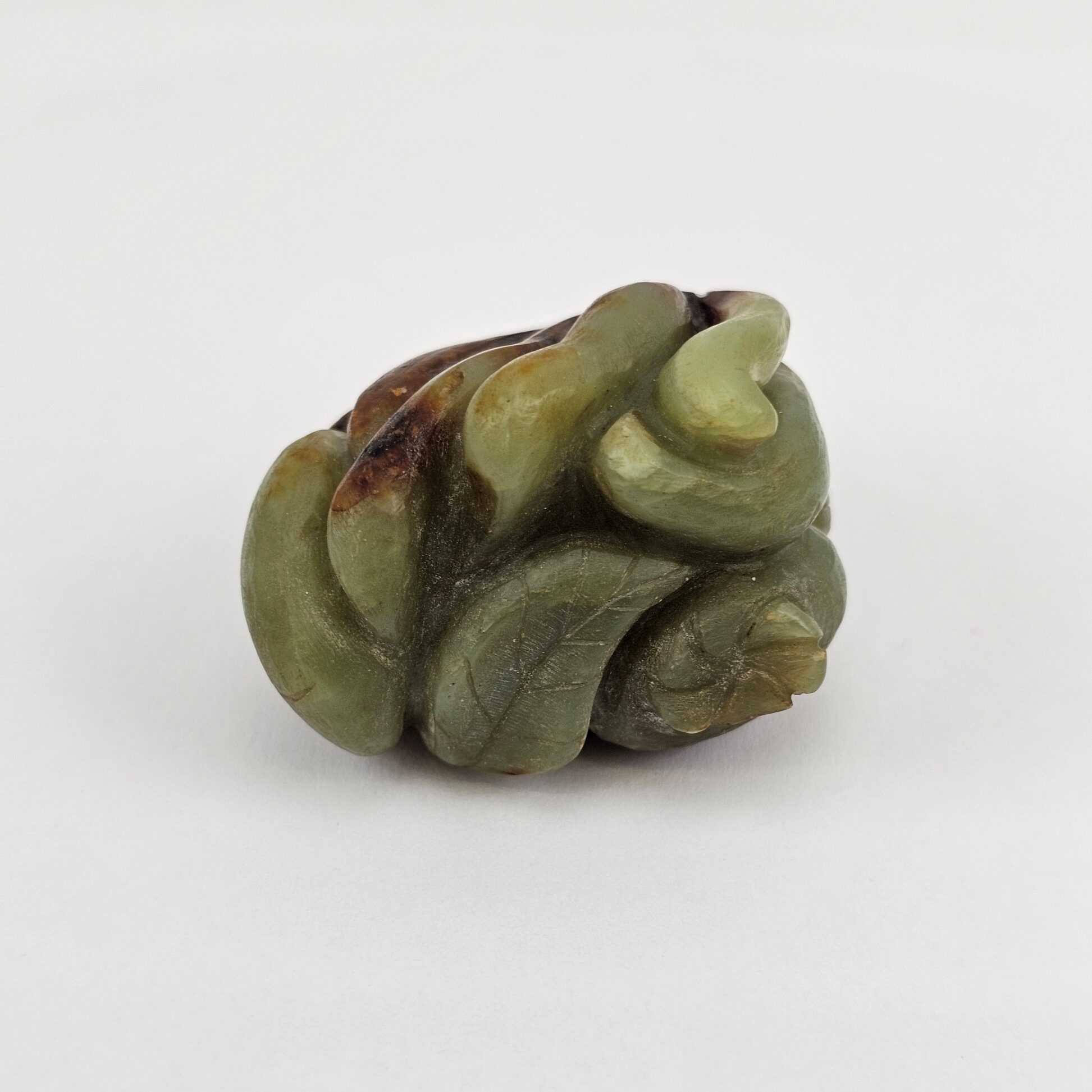 Chinese Nephrite Jade Carving of a Buddha's Hand Citron with Leaves, Possibly Ming Dynasty, Pre-18th Century - Image 2