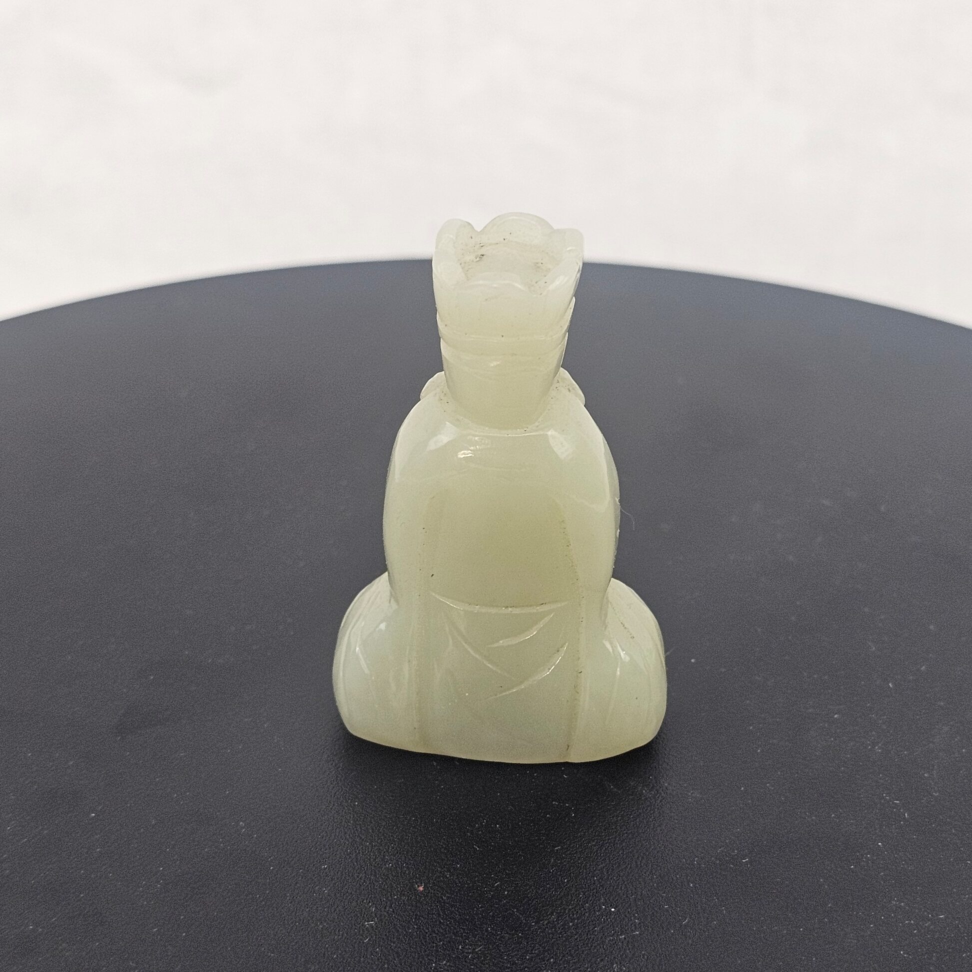 Chinese Qing Dynasty Pale Celadon Nephrite Jade Seated Crowned Deity Figure, 19th Century - Image 5