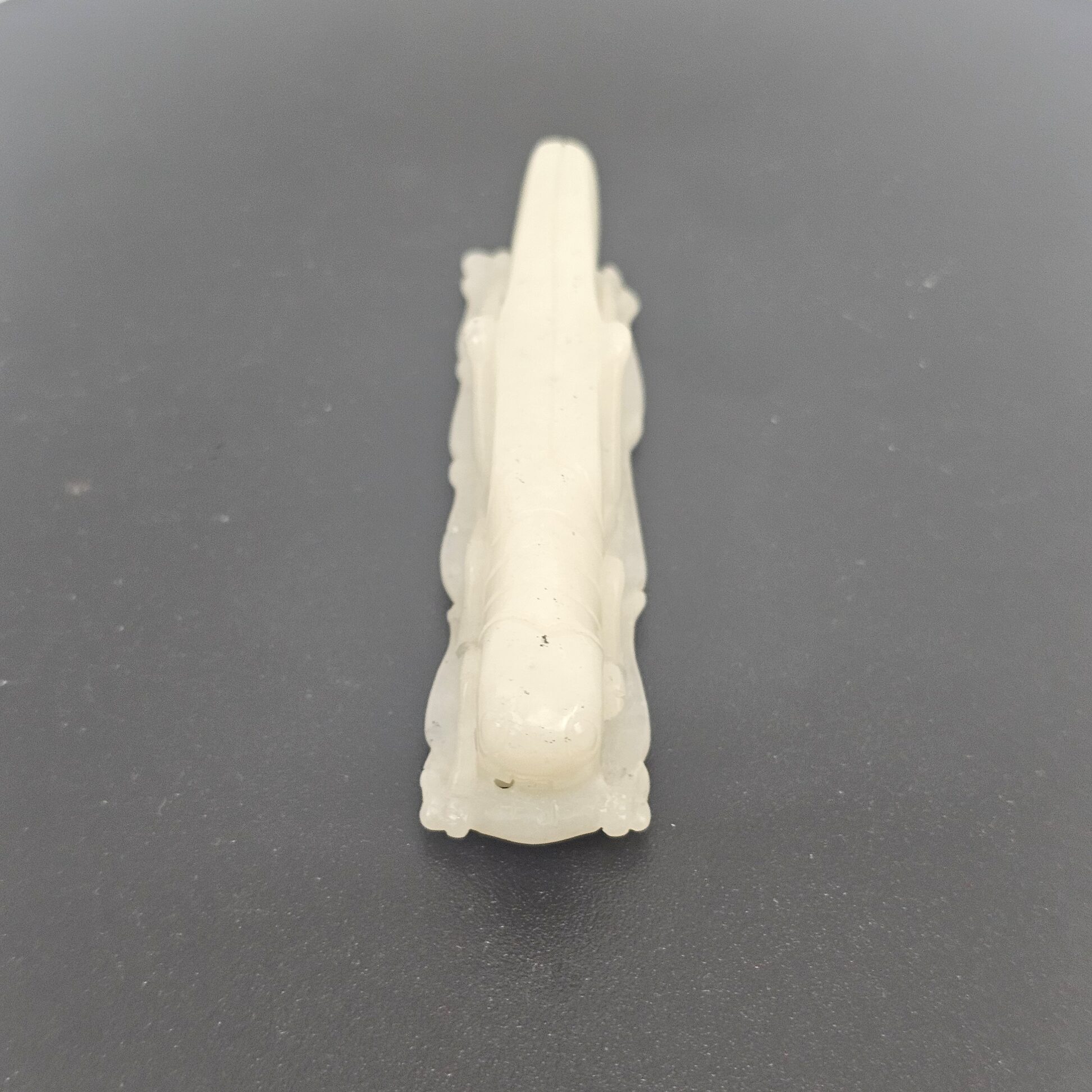 Chinese Qing Period Or Earlier Jade Grasshopper Pendant, 18th–19th Century - Image 3