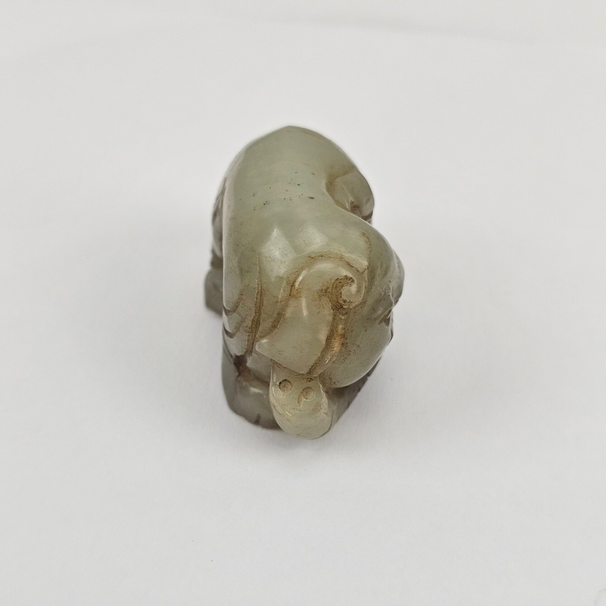 Chinese Nephrite Jade Carving of a Recumbent Elephant in Archaistic Wei Style, Qing Dynasty, 18th to 19th Century - Image 5