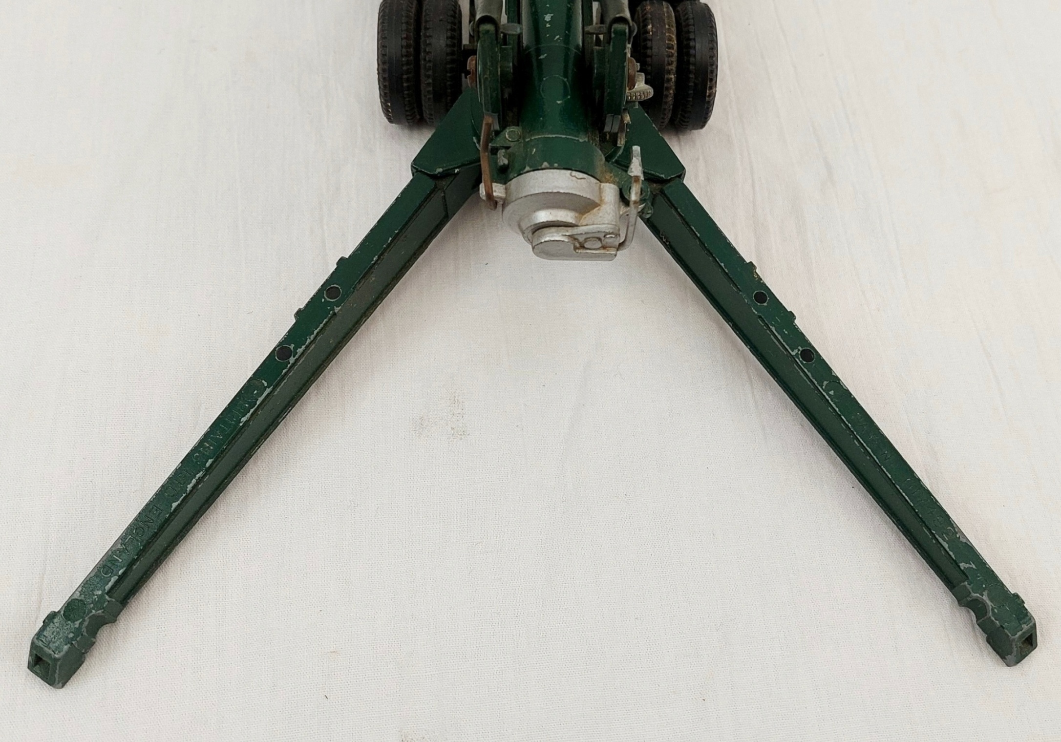 Crescent Toys 105mm Long Tom Artillery Gun - Image 4