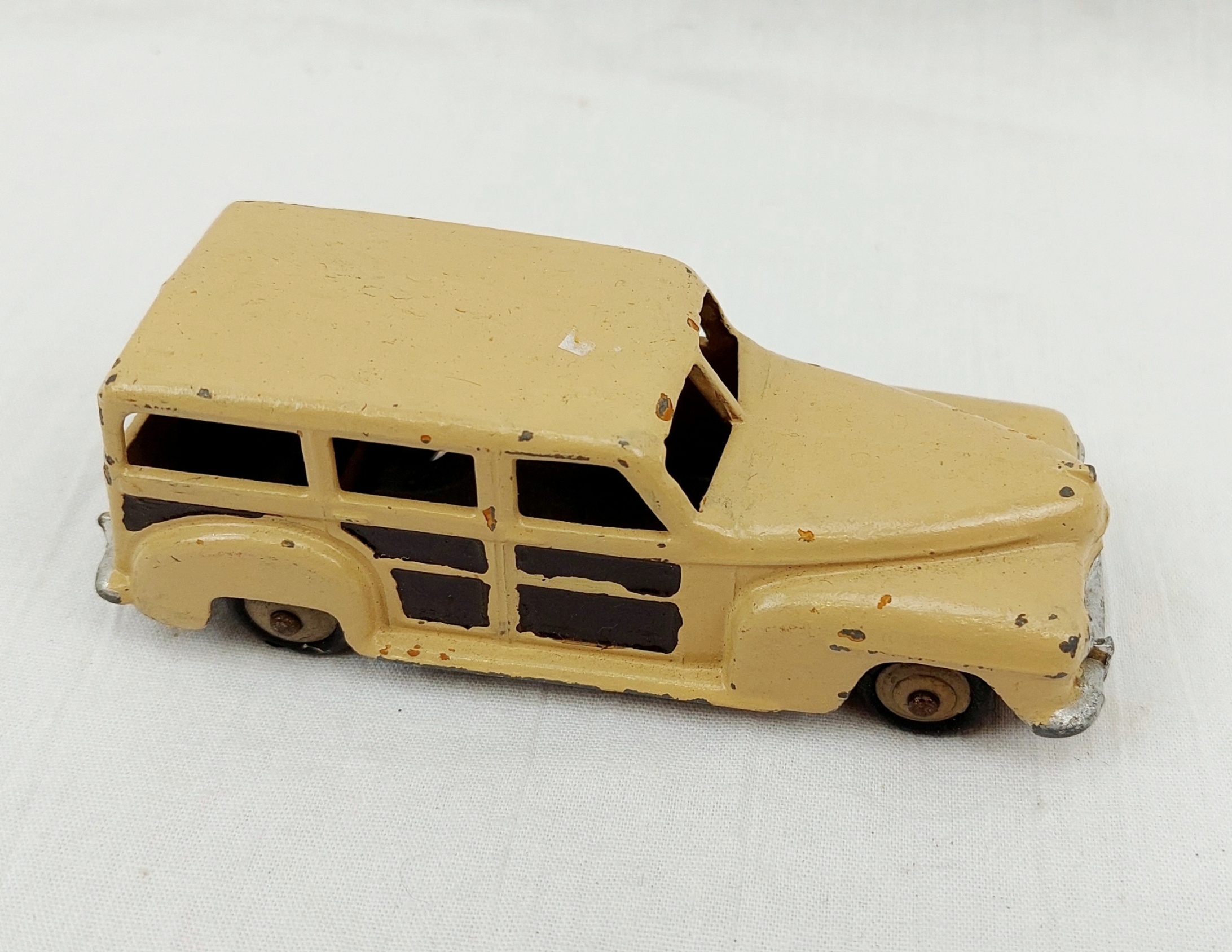 Dinky Toys 344 Plymouth Station Wagon - Image 3