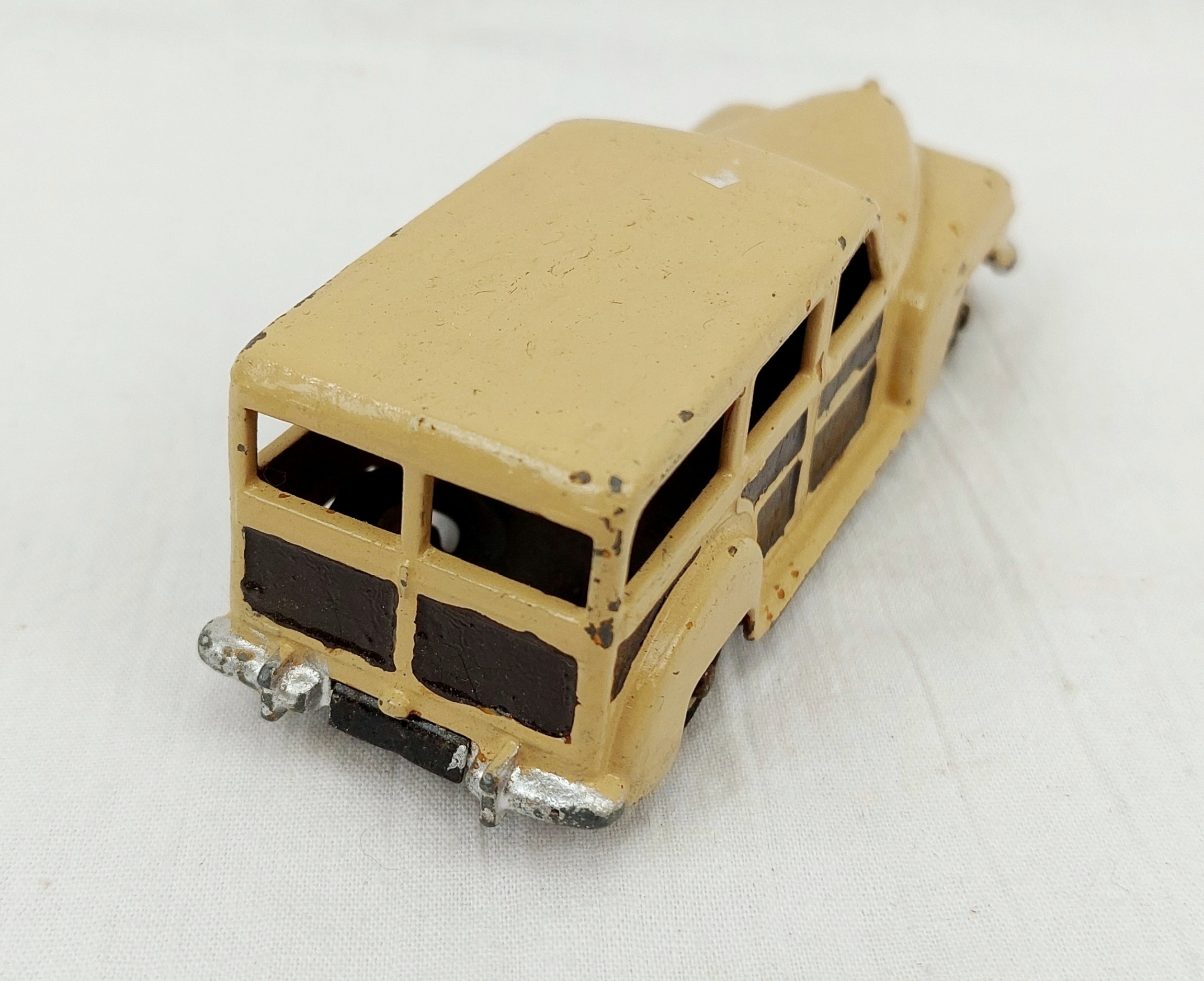 Dinky Toys 344 Plymouth Station Wagon - Image 4