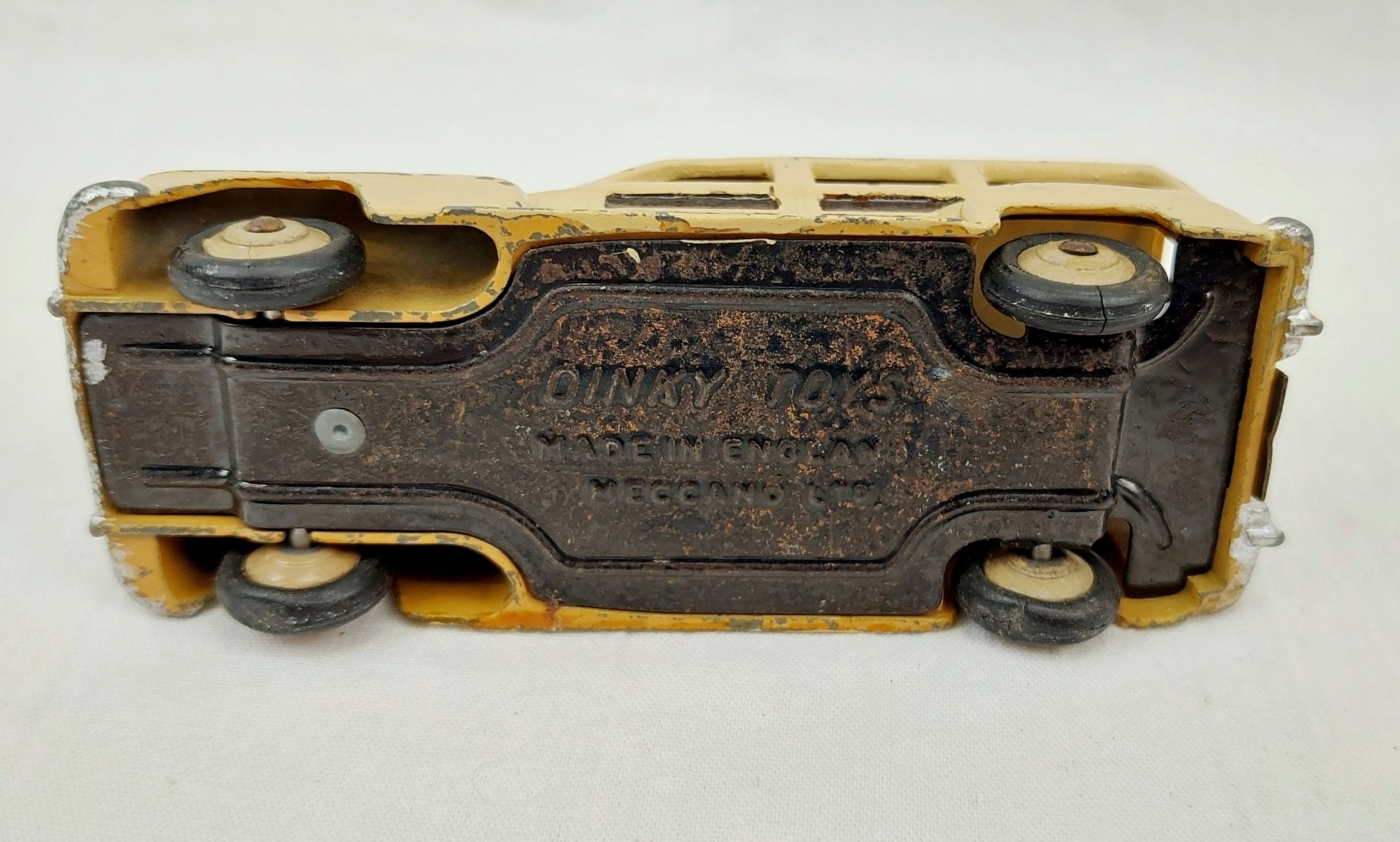 Dinky Toys 344 Plymouth Station Wagon - Image 6