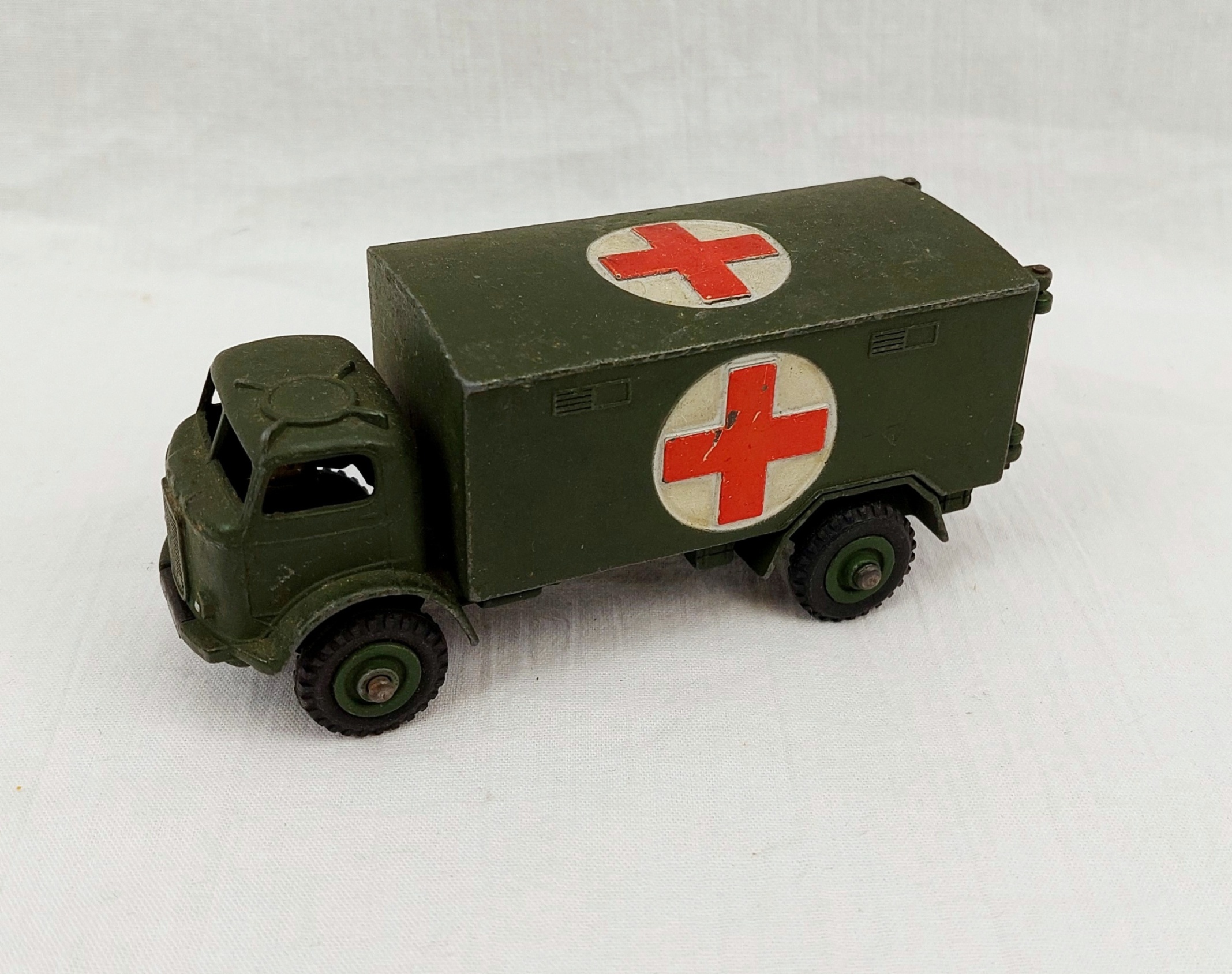 Dinky Toys 626 Military Ambulance