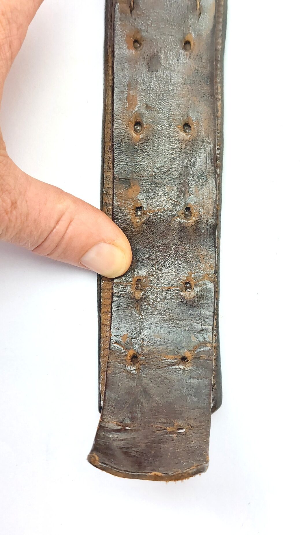 German, WW2 - 1944 Dated, Third Reich Hitler Youth Belt & Buckle with Applied Wehrmacht Officer’s Cap Cockade – RZM M4/44 - Image 15
