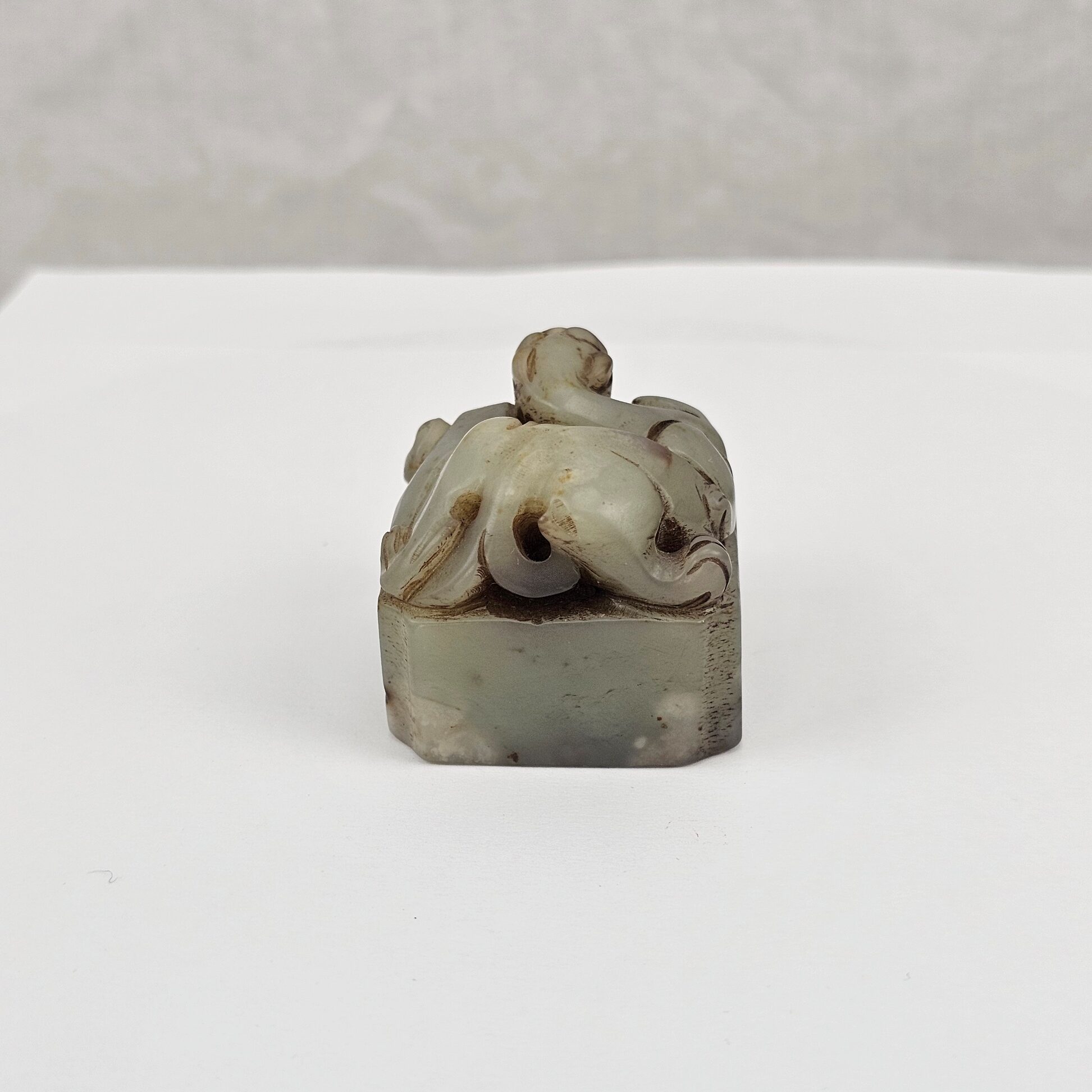 Chinese Qing Dynasty Jade Seal with Dragon and Bixie Finial, 18th to 19th Century - Image 4