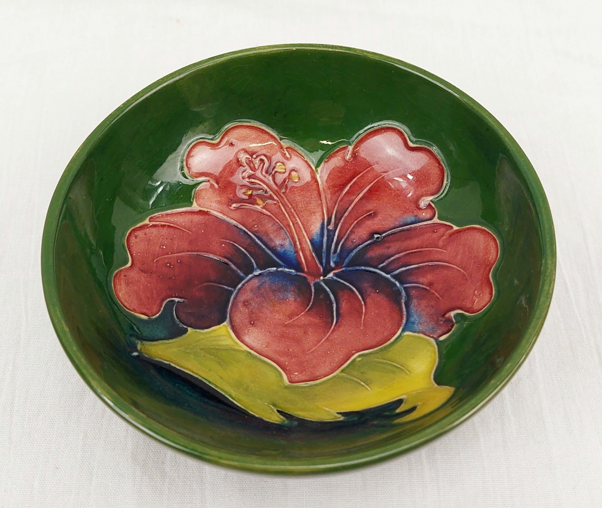 Small Moorcroft Magnolia Pattern Footed Bowl - Image 2