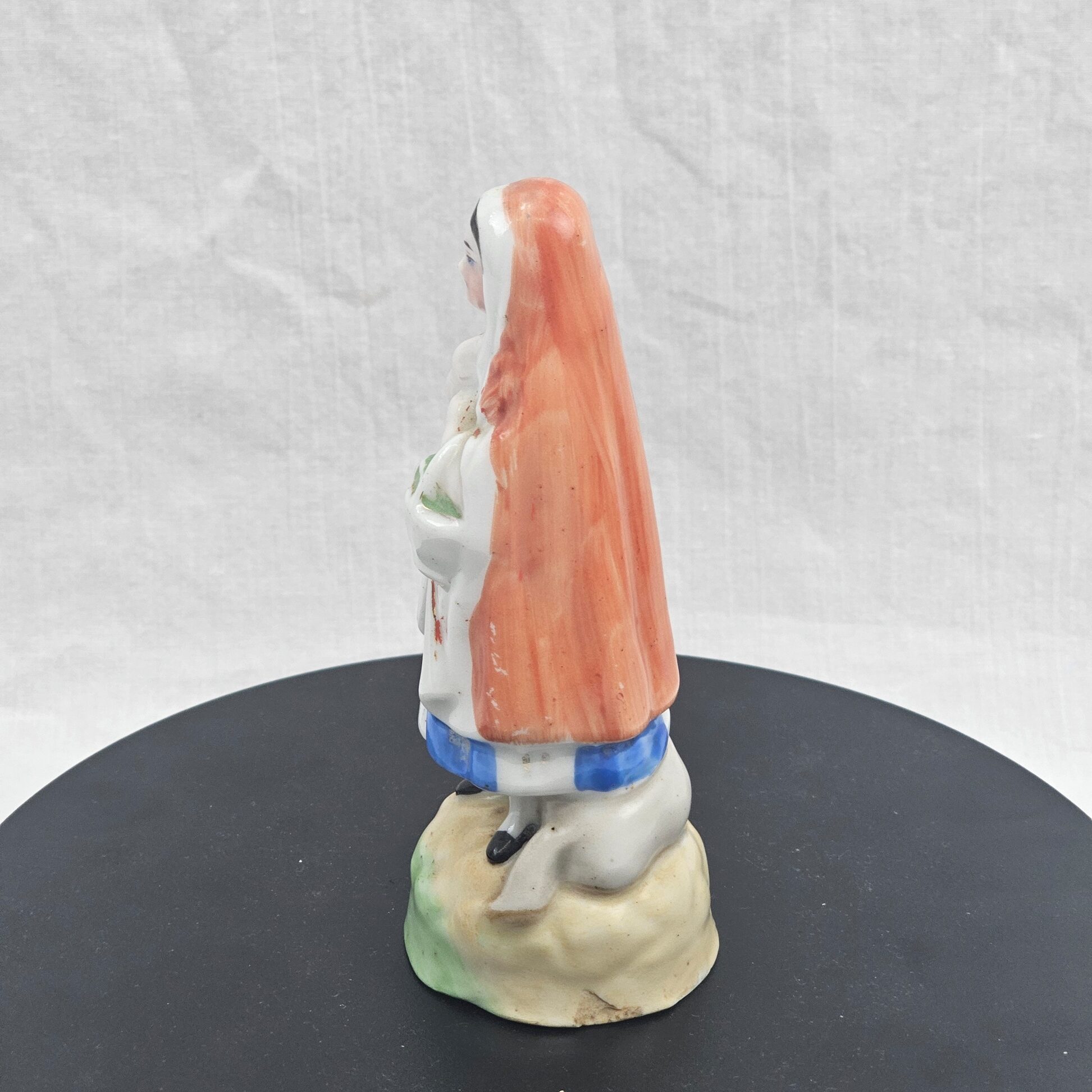 Victorian Staffordshire Pottery Figure of a Shepherdess (Bo Peep Type), circa 1850–1870 - Image 2