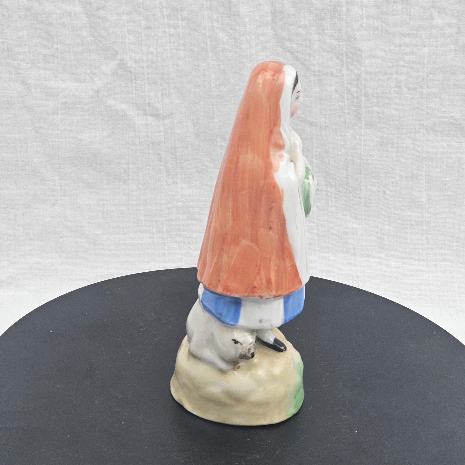Victorian Staffordshire Pottery Figure of a Shepherdess (Bo Peep Type), circa 1850–1870 - Image 4