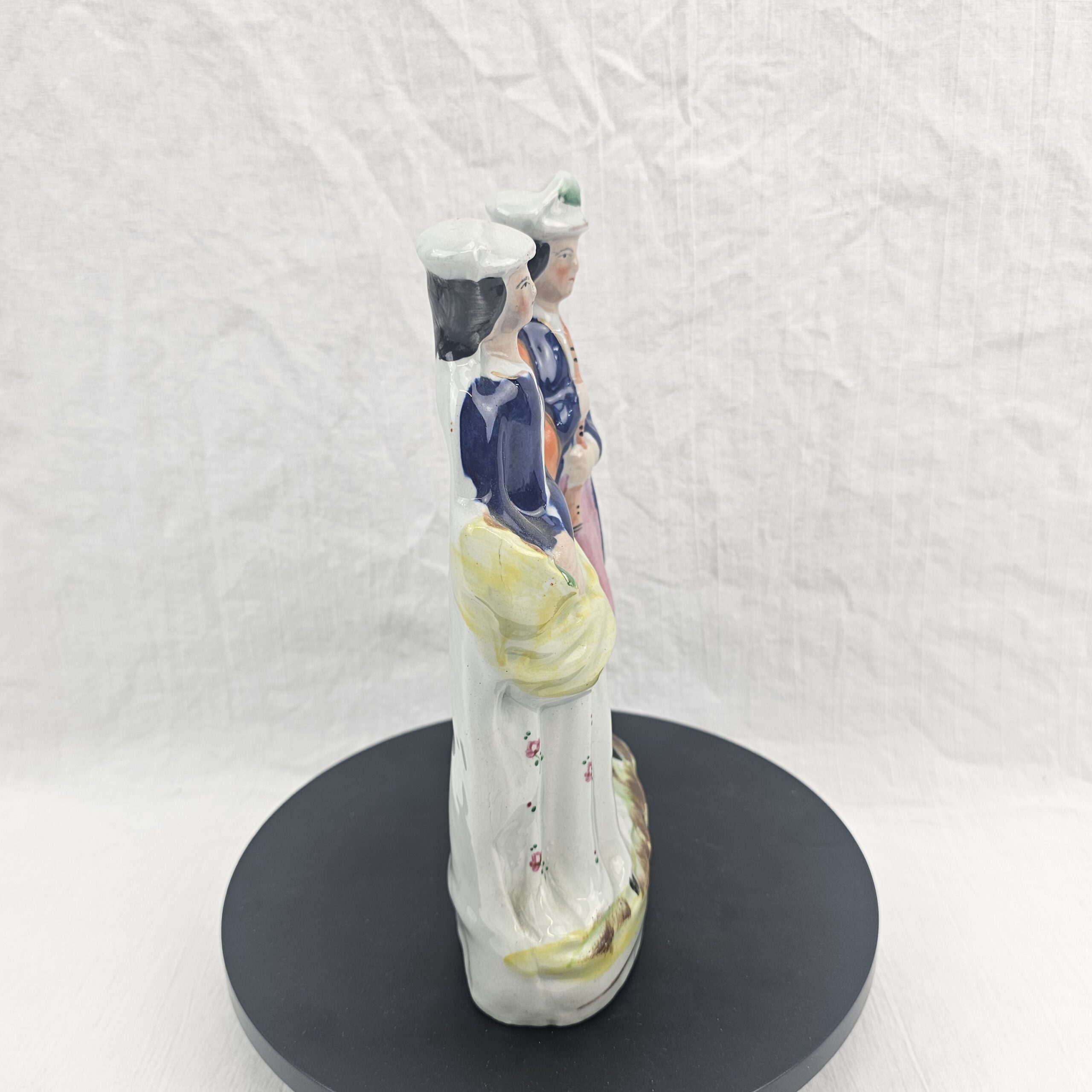 Victorian Staffordshire Figural Group of a Flautist and Flower Seller, c.1850–1870 - Image 4