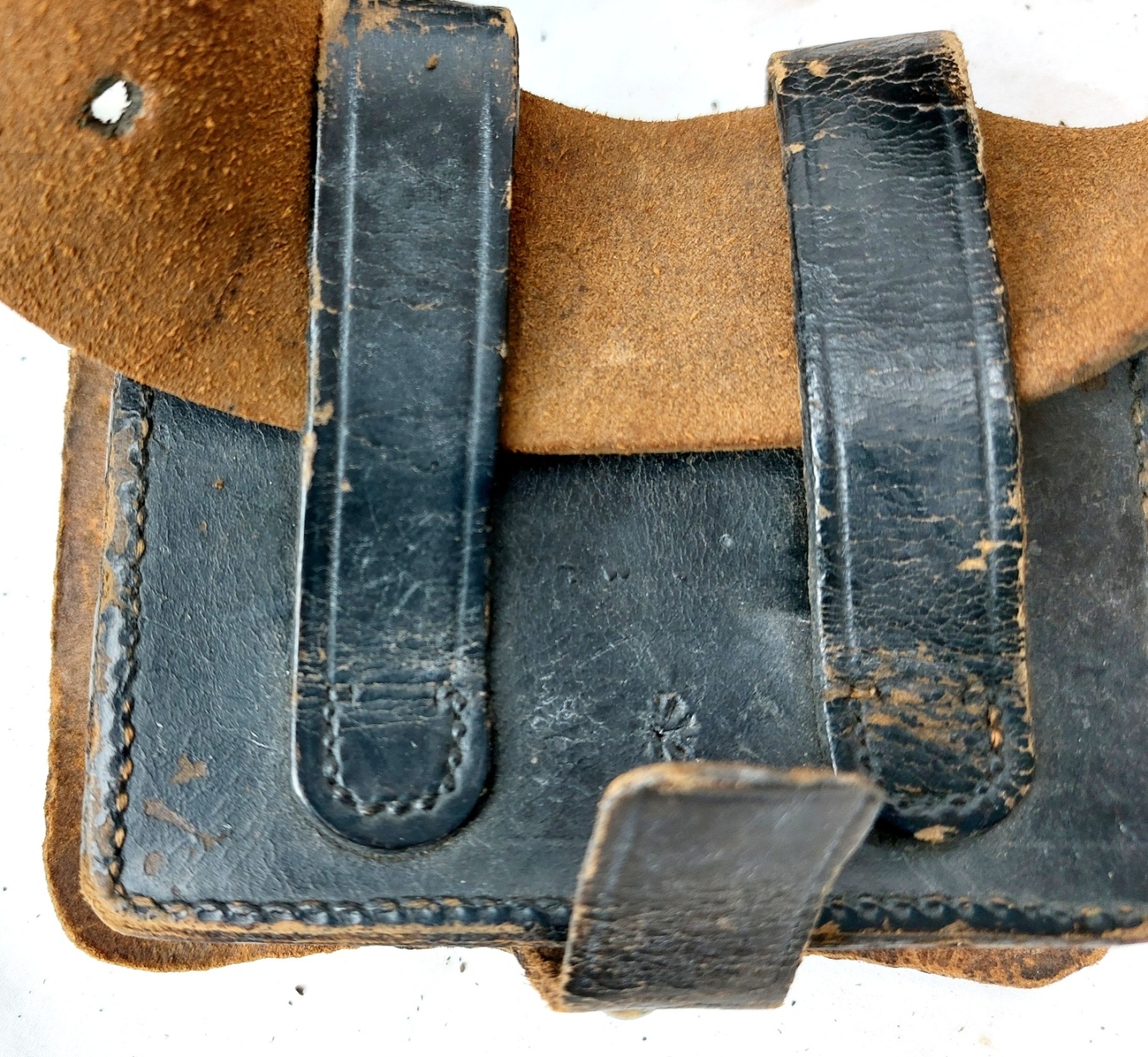 US, Civil War, Early Colt Model 1860 Army .44 Revolver (c.1863) with Complete Belt Rig: Eagle Plate, Holster, Model 1850 Cap Pouch, Accessory Pouch and Shoulder Support Strap, Serial No. 89837, Obsolete Calibre - Image 47