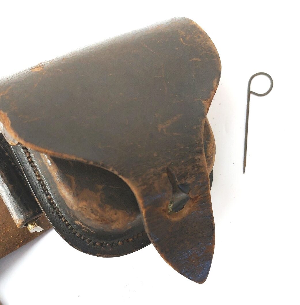 US, Civil War, Early Colt Model 1860 Army .44 Revolver (c.1863) with Complete Belt Rig: Eagle Plate, Holster, Model 1850 Cap Pouch, Accessory Pouch and Shoulder Support Strap, Serial No. 89837, Obsolete Calibre - Image 41