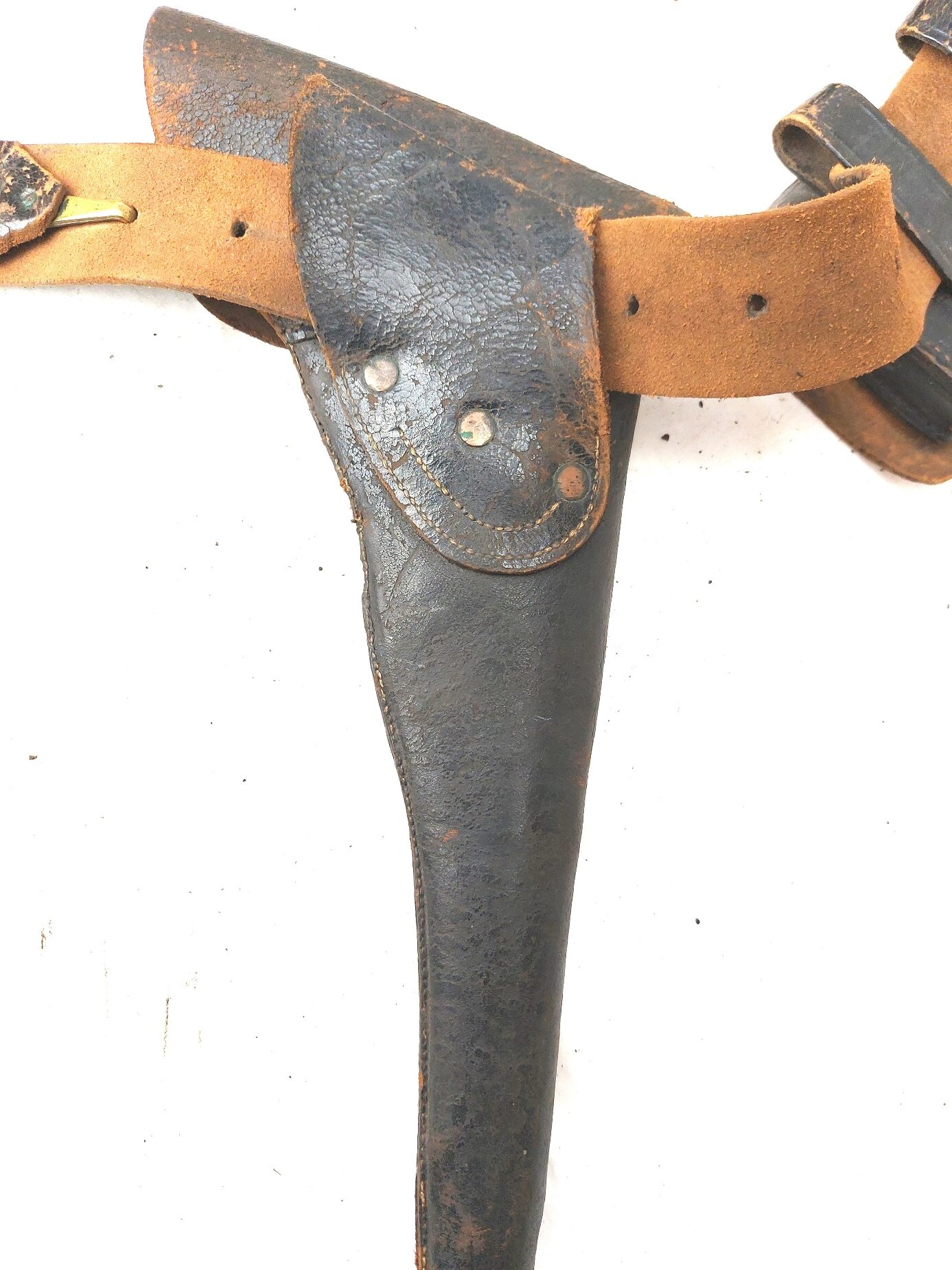 US, Civil War, Early Colt Model 1860 Army .44 Revolver (c.1863) with Complete Belt Rig: Eagle Plate, Holster, Model 1850 Cap Pouch, Accessory Pouch and Shoulder Support Strap, Serial No. 89837, Obsolete Calibre - Image 52