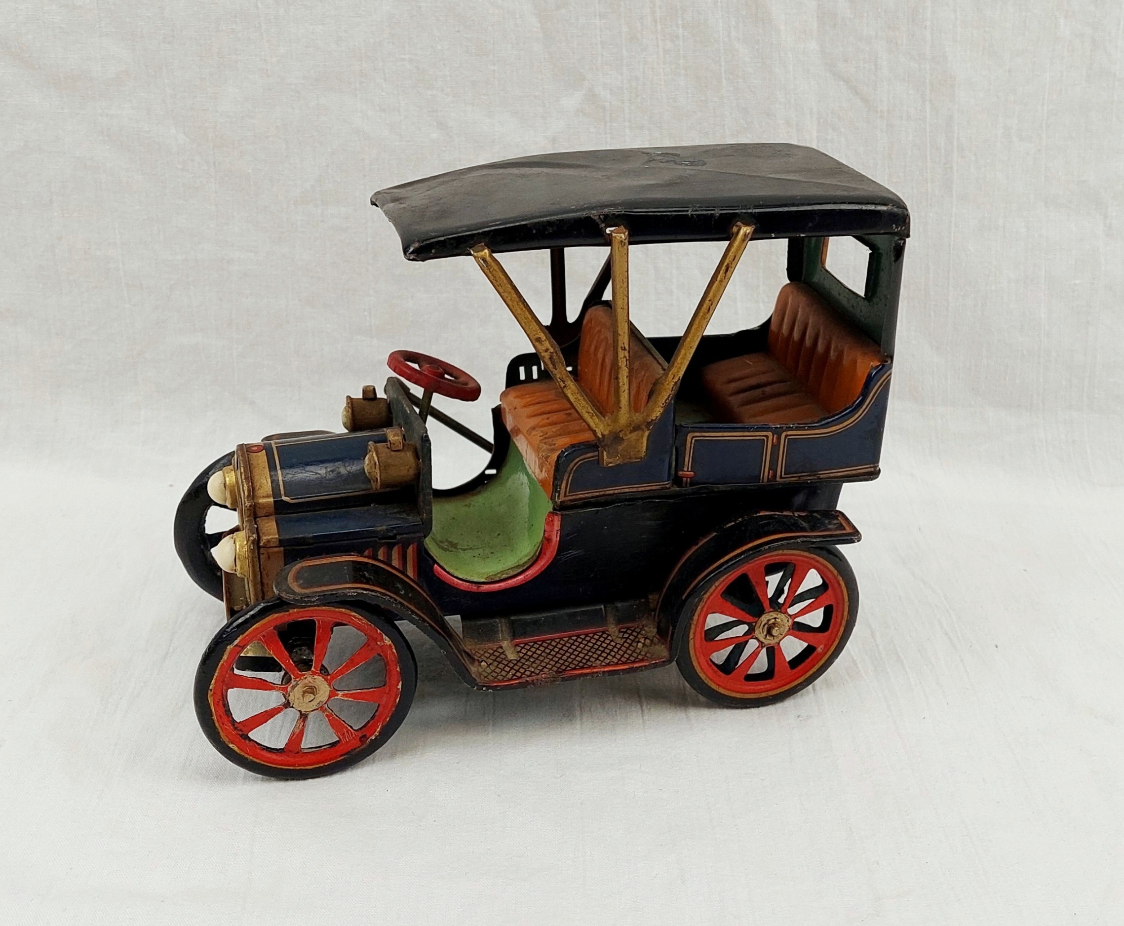 Vintage Schuco Tinplate Clockwork Car