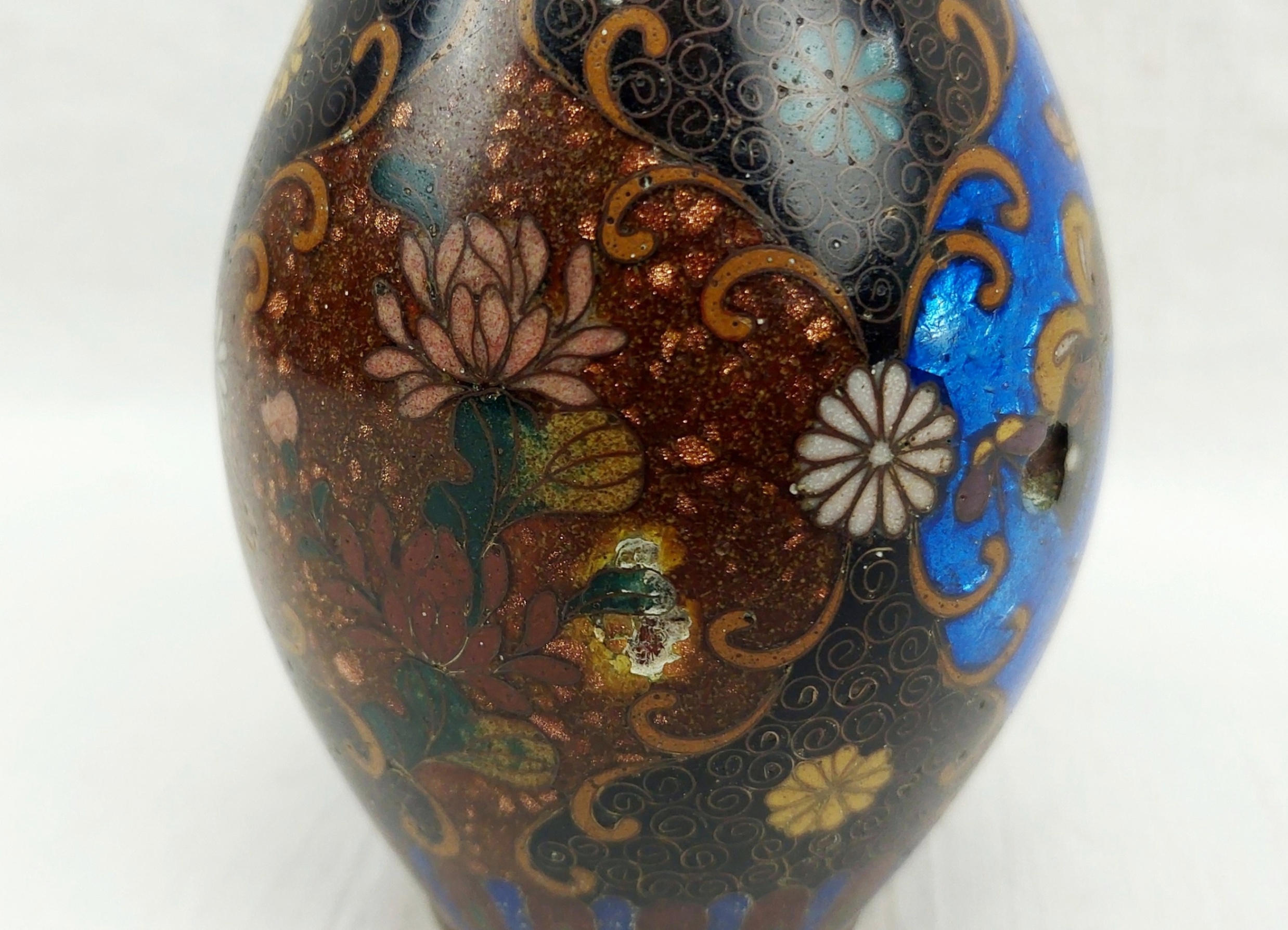 Antique Meiji Period Japanese Gibari Silver Foil Miniature Vase - Image 9