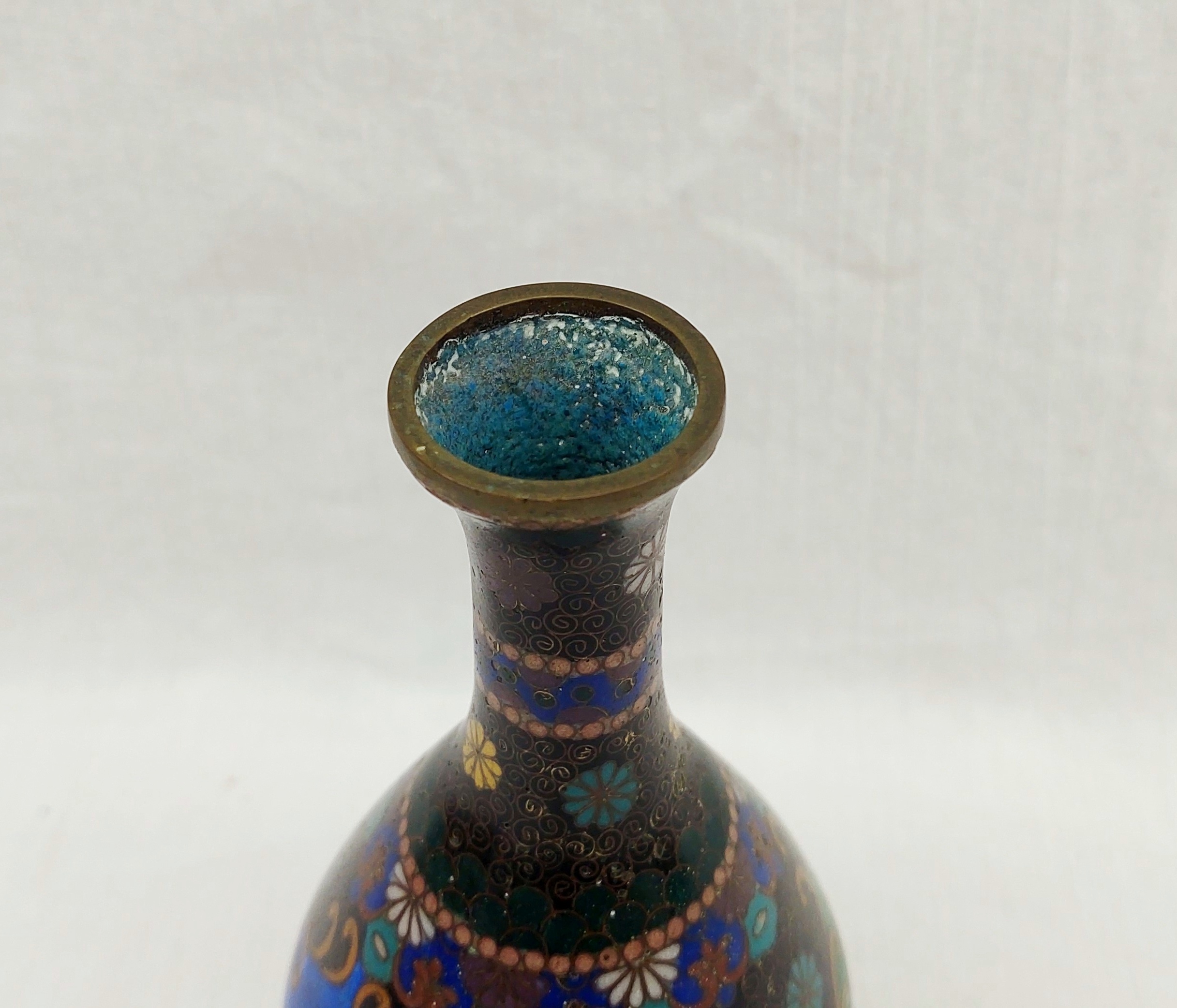 Antique Meiji Period Japanese Gibari Silver Foil Miniature Vase - Image 4
